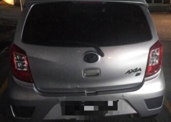 KERETA dipandu pemandu mabuk  yang melawan arus di Lebuhraya Persekutuan, semalam.