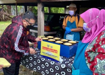 TUANKU Syed Faizuddin Putra Jamalullail berkenan berangkat singgah merasmikan Projek Peningkatan Sosioekonomi Asnaf MAIPs berupa perniagaan apam balik yang diusahakan Yusmala Abdul Razak,41,di Kampung Behor Temak, Kangar, Perlis.