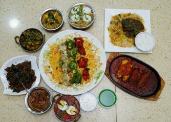 Antara hidangan yang terdapat di Tazyeen Arabic & Mughlai Cuisine, Jalan Tun Sambanthan, Brickfields Kuala Lumpur. - MINGGUAN/FAUZI BAHARUDIN