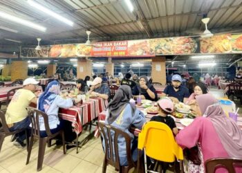 PELANGGAN dibenarkan makan di restoran atau kedai makan selepas jam 12 tengah malam, terutamanya dengan bulan Ramadan yang akan tiba tidak lama lagi.