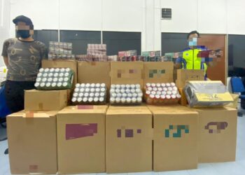 ANTARA rokok dan minuman keras yang dirampas PPM selepas menahan seorang lelaki di sebuah premis di Jalan 3/1, Taman Kempas, Johor Bahru, Johor.