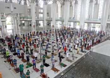 LAPAN negeri di Fasa 2 iaitu Perlis, Perak, Pahang, Kelantan, Terengganu, Pulau Pinang, Sabah dan terbaharu, Sarawak dibenarkan takbir hari raya dan solat di masjid dan surau.