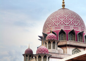 MASJID Putra antara yang dibenarkan bagi menjalankan majlis akad nikah bermula 1 Ogos ini.