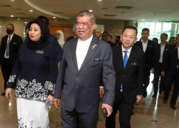 MOHAMAD Sabu ketika hadir pada Majlis Amanat Menteri Pertanian dan Keterjaminan Makanan bersama warga MAFS 2023 di Wisma Tani, Putrajaya.  - UTUSAN/FAISOL MUSTAFA