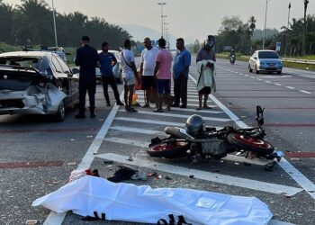 KEADAAN kemalangan maut melibatkan seorang penunggang motosikal dan sebuah kereta di Kilometer 122, Jalan Persekutuan Ipoh–Kuala Lumpur di Tanjung Malim.