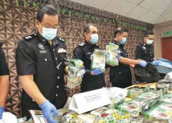 SERBUAN pertama Op Passat menumpaskan sindiket pengedaran dadah antarabangsa dan merampas 54 kilogram dadah jenis syabu yang dianggarkan bernilai RM2.08 juta di Melaka, baru-baru ini.