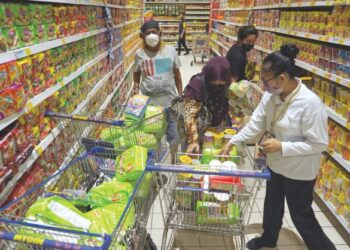 ORANG ramai bakal menikmati kemudahan membeli-belah di MYDIN menerusi platform dalam talian. - GAMBAR HIASAN