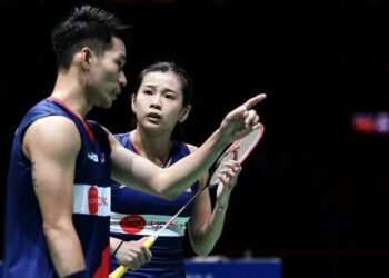 GOH Liu Ying (kanan) dan Chan Peng Soon diberi kelonggaran meneruskan latihan dalam kawasan PKP sebagai persiapan menghadapi Sukan Olimpik Tokyo.