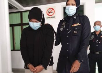 FARIZIRAH Safarizan didakwa di Mahkamah Majistret Alor Gajah, Melaka atas dua pertuduhan penipuan pembelian rumah PR1MA. - FOTO/MUHAMMAD SHAHIZAM TAZALI