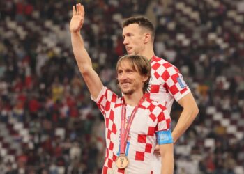 LUKA Modric mahu terus mewakili skuad kebangsaan Croatia sehingga 2023. - AFP