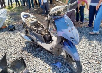 KEADAAN motosikal Muhammad Hazrin Mohd. Jamil yang rosak teruk dalam kemalangan di Jalan Balai Besar-Alor Tempoyak, Dungun di Terengganu hari ini.