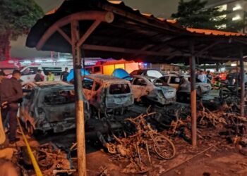 SEBANYAK 48 motosikal dan empat buah kereta musnah dalam kebakaran di PPR Intan Baiduri, Kuala Lumpur, Jumaat lalu.