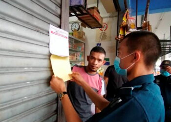 SEBUAH premis perniagaan tanpa lesen dikendalikan warga asing diserbu MPPG di Pasir Gudang, Johor, kelmarin.