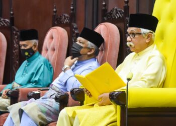 TUANKU Muhriz Ibni Almarhum Tuanku Munawir sewaktu bertitah menyempurnakan perasmian Persidangan Pertama (Perasmian) Penggal Keempat DUN Negeri Sembilan di Dewan Undangan Negeri, Wisma Negeri, Seremban hari ini.