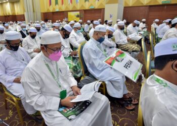 ANTARA 650 perwakilan yang menyertai Muktamar Pas Ke-67 di Duyung Marina & Resort di Kuala Terengganu, hari ini. - UTUSAN/PUQTRA HAIRRY ROSLI