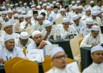 AHLI-ahli Pas meminta logo parti itu digunakan dalam Pilihan Raya Umum ke-15 nanti dan bukannya logo Perikatan Nasional.