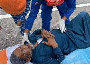 Nash diberi bantuan di lokaSI kemalangan.