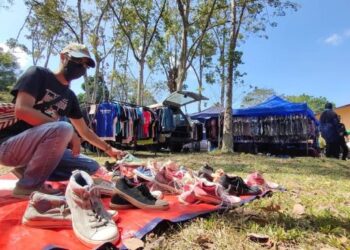 KERINDUAN pengunjung terubat apabila Nat Pokok Getah kembali dibuka selepas dua tahun ditutup ekoran pandemik Covid-19 di Pauh, Arau, Perlis semalam.- UTUSAN/SYED AZLAN SAYID HIZAR