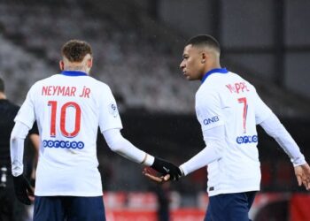 NEYMAR dan Mbappe mungkin tidak akan mewakili negara masing-masing apabila PSG enggan melepaskan mereka ke Tokyo. - AFP