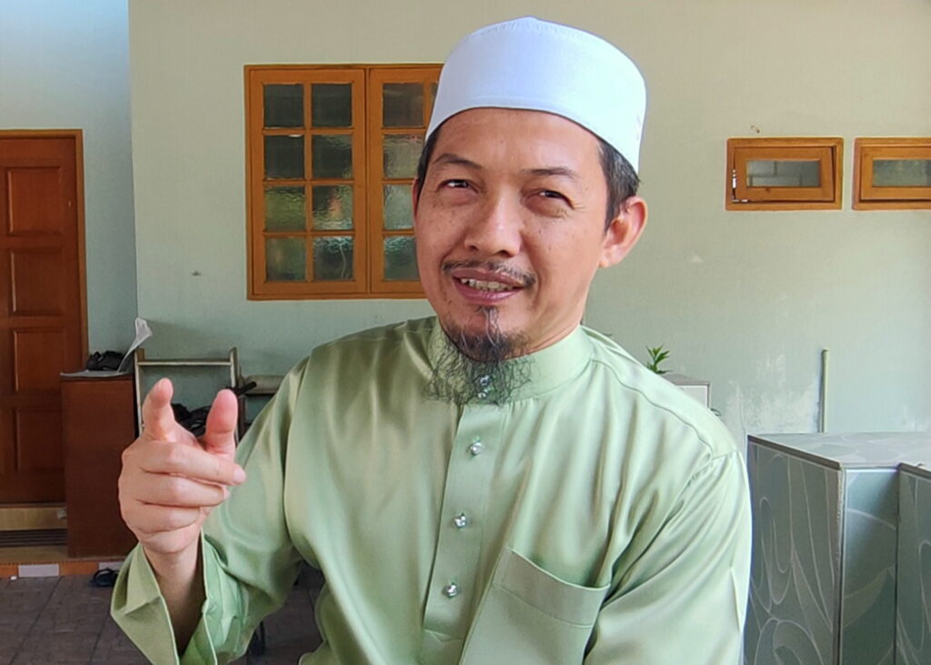 Jelaskan kepada umum pemecatan Mohd. Khairuddin 