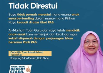 POSTER yang menunjukkan Tuan Sabariah tidak memberi restu kepada Nik Omar bertanding PRU15 atas tiket PKR.