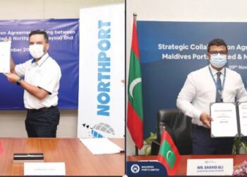 AZMAN Shah Mohd. (kiri) dan Shahid Ali (dua kanan) pada majlis menandatangani perjanjian kerjasama strategik antara Northport (Malaysia) Berhad dan Maldives Ports Limited (MPL), Selasa lalu.