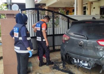 SEBUAH kereta milik seorang guru tuisyen terbakar dipercayai angkara perbuatan ah long dalam kejadian di Taman Baiduri, Seremban, hari ini.