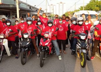 AHLI  Nuwhsas berkumpul di Pulau Pinang sebelum memulakan perjalanan mereka ke Putrajaya.