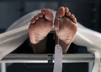 MAYAT dua beradik wanita ditemukan di sebuah hotel di Batam minggu lalu.-AGENSI