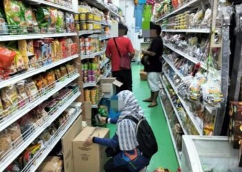 UNIT Keselamatan dan Kualiti Makanan, Pejabat Kesihatan SPT dalam operasi penguatkuasaan di bawah Peraturan-Peraturan Makanan 1985 dan Peraturan-Peraturan Kawalan Hasil Tembakau 2004 di sekitar Bukit Mertajam, Pulau Pinang.