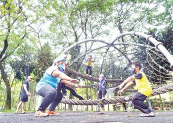 KERAP bersenam antara salah satu cara untuk mencegah osteoporosis.
