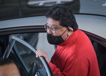 KESALAHAN yang perlu dibuktikan oleh pendakwa adalah wang RM2 juta itu diberi kepada Ku Nan untuk kegunaannya sendiri, bukan orang atau entiti lain. – UTUSAN/FAIZ ALIF AHMAD ZUBIR
