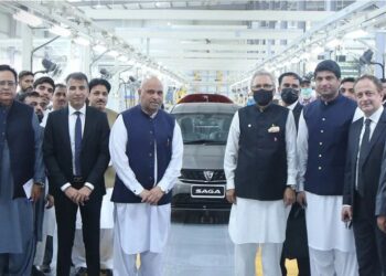 ANTARA kenamaan yang hadir pada perasmian kilang pemasangan kereta Proton di Karachi, Pakistan, baru-baru ini. – MEDIA SOSIAL