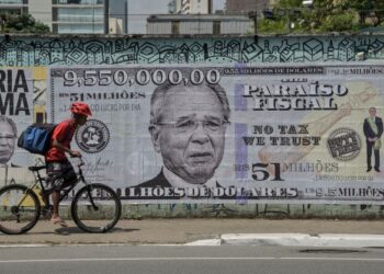 KITA tidak boleh mempercayai sepenuhnya Pandora Papers mengenai kekayaan tersembunyi tokoh-
tokoh dunia tetapi jika laporannya dapat dibuktikan betul, ia bukan sesuatu yang mengejutkan. – GAMBAR HIASAN/AFP