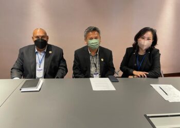 PRESIDEN PAPSMA, Datuk Megat Fairouz Junaidi Megat Junid (tengah) bersama Timbalan Presiden, Datuk Kris Foo Yin Choo (kanan) dan N. Sukumaran dalam sidang akhbar selepas mesyuarat agung tahunan (AGM) persatuan itu di Kuala Lumpur.