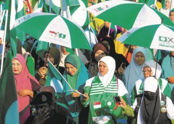 PAS sejak dahulu dikenali sebagai penumpang kepada parti-parti utama lain.