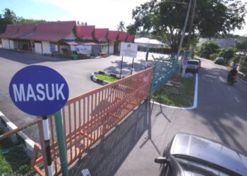 PASAR Telok Kemang, Port Dickson ditutup selama seminggu berikutan terdapat pengesanan kes jangkitan Covid-19 melibatkan peniaga di pasar berkenaan. - FOTO/MOHD. SHAHJEHAN MAAMIN