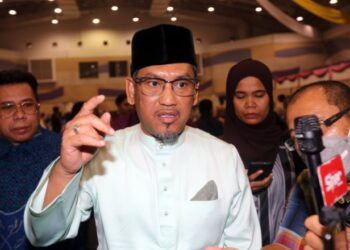ORANG Melayu kecewa dengan prestasi kerajaan perpaduan, kata Ahmad Faizal Azumu.