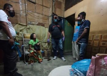 WARGA Bangladesh yang ditahan di rumah lot di Jalan Meru, Klang, Selangor berikutan terlibat dengan aktiviti pelacuran.