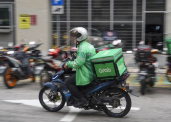 KEMENTERIAN Pengangkutan bersama MIROS telah draf kurikulum silibus pelajaran bagi mendapatkan sijil vokasional melibatkan penunggang p-hailing. - GAMBAR HIASAN