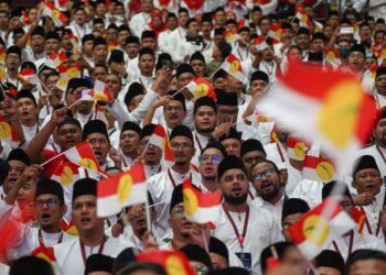SEMUA pemimpin UMNO digesa menghentikan sindiran kepada bekas pemimpin dan ahli UMNO termasuk membabitkan mereka yang banyak jasa kepada parti berkenaan.