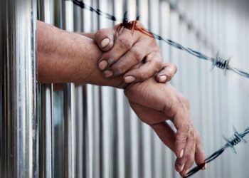 KERAJAAN merancang untuk memansuhkan hukuman penjara sepanjang hayat kepada hukuman yang lebih sesuai.