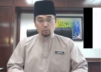 MOHD. Shahzihan  Ahmad ketika mengumumkan keputusan SMA, SMATQ, SMATD tahun 2020 untuk negeri Selangor melalui Facebook JAIS, hari ini.