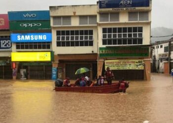 BANJIR besar yang berlaku di beberapa negeri wajar dijadikan iktibar dengan mengambil pendekatan mencegah dan mengatasi bencana itu di rumah.