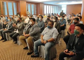 KIRA-KIRA 100 orang hadir ke majlis memperkenalkan program jaminan kerjaya yang merupakan kerjasama antara Yayasan Pahang dan Beyond4 di Hotel Zenith di Kuantan, Pahang. - FOTO/DIANA SURYA ABD. WAHAB