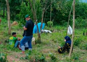 MAYAT Kamaludin Safei ditemukan di kebun pisang miliknya di Kampung KEDA Sungai Semiar, Mukim Jeneri, Sik, Kedah, hari ini.