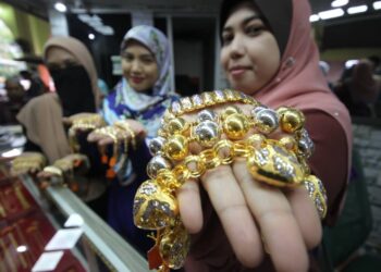 DI SELANGOR, mereka yang memiliki emas perhiasan melebihi 800 gram wajib mengeluarkan zakat. -Gambar Hiasan