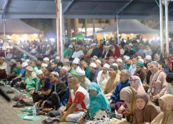 Pas dan rakannya dalam Perikatan Nasional (PN) kini agresif mengadakan ceramah politik menjelang pilihan raya negeri (PRN) tidak lama lagi.  – UTUSAN/KAMARUL BISMI 
KAMARULZAMAN