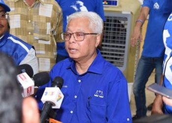 ISMAIL Sabri Yaakob dalam sidang akhbar selepas majlis Kenduri Rakyat di Dewan Semai Bakti Felda Sebertak di Bera, Pahang. - FOTO/NORHAFIZAN ZULKIFLI