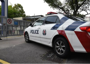 SEKOLAH River Valley High dikawal ketat pihak berkuasa susulan kejadian bunuh di sekolah berkenaan. - AGENSI